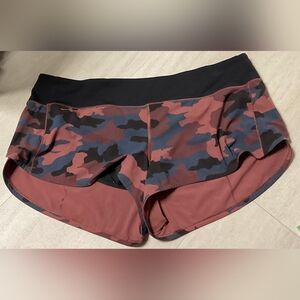 Lululemon Speed Up Low-Rise Lined Short 2.5 in Heritage 365 Camo Smoky Red 14